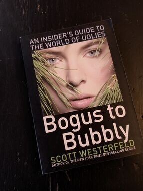 Uglies: Bogus to Bubbly by Scott Westerfeld Teen Sci-Fi Guide 2008 Paperback